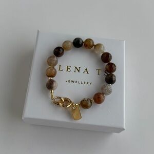 676 Dyed Quartz Stone Bracelet
